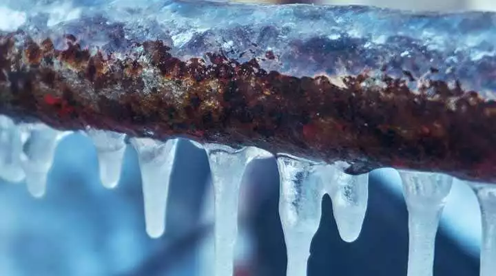 How to Thaw Frozen Pipes